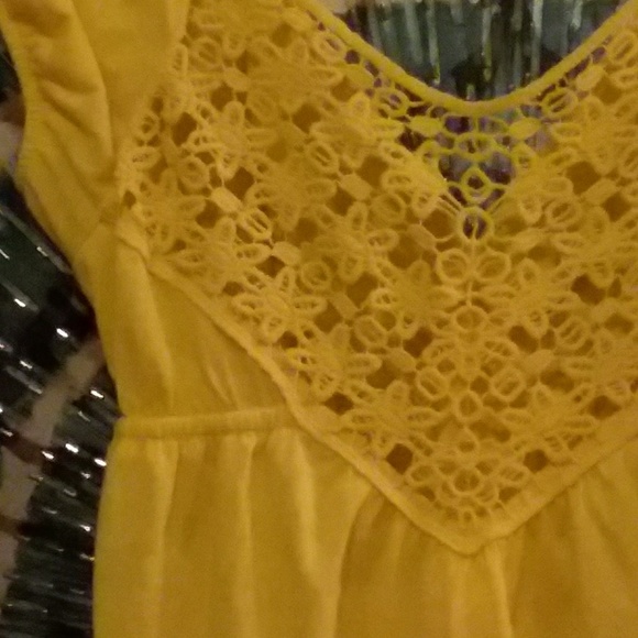 🆕🌻~ Pretty Spring Top - Picture 4 of 8